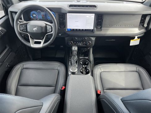 New 2026 Ford Bronco Badlands image 2