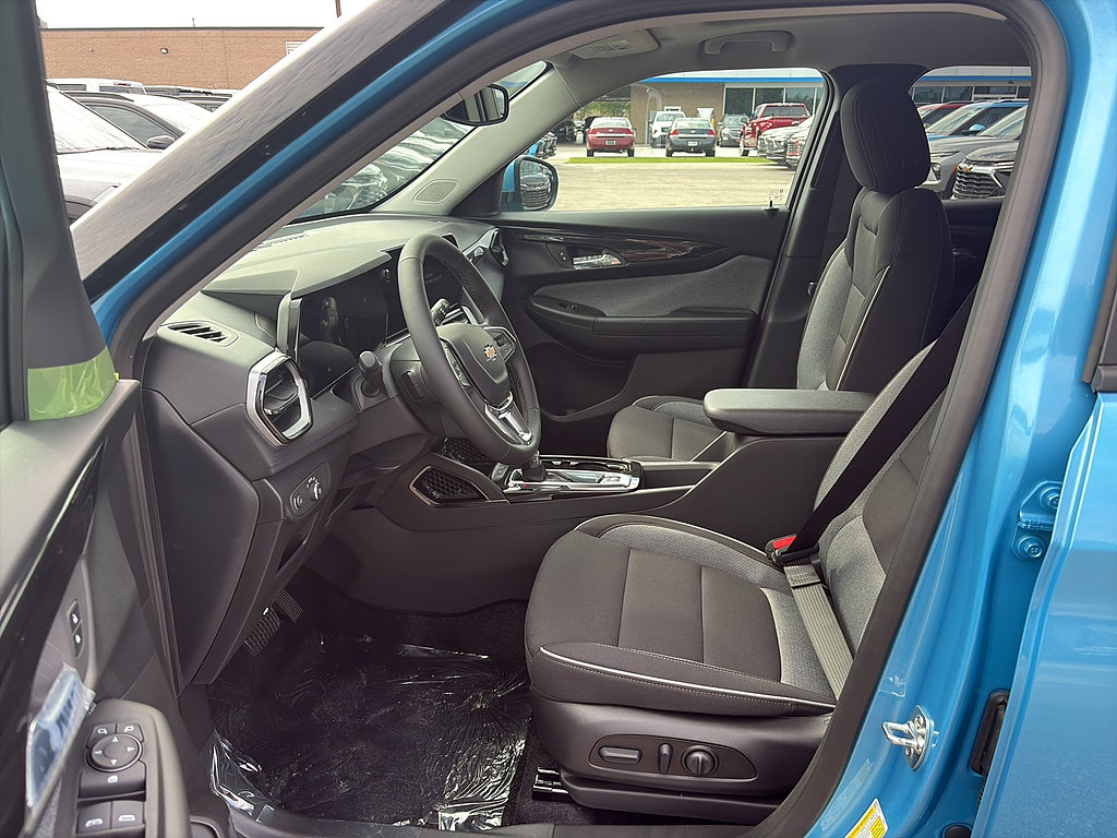 New 2026 Chevrolet TrailBlazer LT w/ Convenience Package FWD image 9