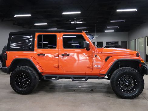 Used 2019 Jeep Wrangler Unlimited Sahara image 7