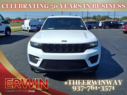 Certified 2023 Jeep Grand Cherokee Altitude image 8