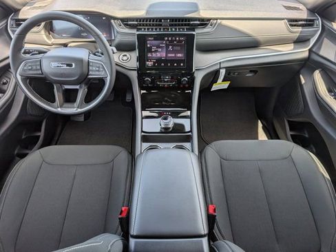 New 2026 Jeep Grand Cherokee Laredo X RWD image 5