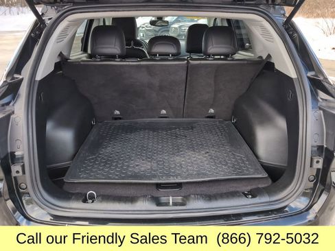 Used 2019 Jeep Compass Latitude w/ Cold Weather Group image 21