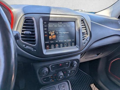 Used 2020 Jeep Compass Trailhawk AWD/4WD image 20