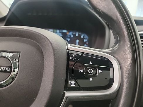 Used 2021 Volvo XC90 T6 Momentum w/ Advanced Package image 18