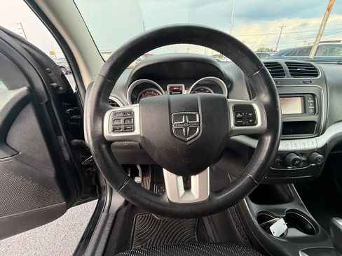Used 2016 Dodge Journey SE w/ Flexible Seating Group FWD image 16