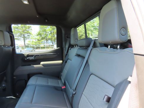Used 2022 Chevrolet Silverado 1500 ZR2 w/ Technology Package AWD/4WD image 35