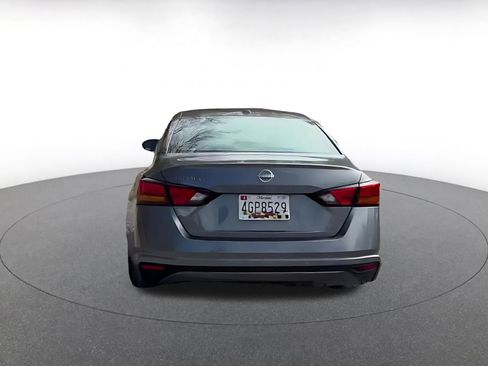 Used 2025 Nissan Altima 2.5 SV image 11