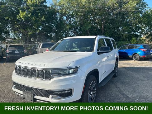 Used 2024 Jeep Wagoneer Series II w/ Flexible Seating Group AWD/4WD image 7