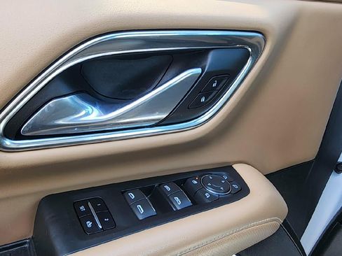 Used 2023 Chevrolet Tahoe Premier image 11