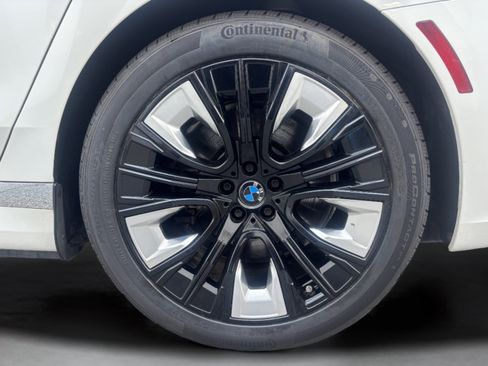 Used 2023 BMW i7 xDrive60 AWD/4WD image 40