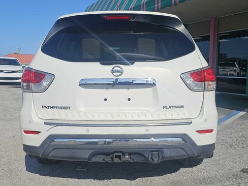 Used 2014 Nissan Pathfinder Platinum FWD image 4