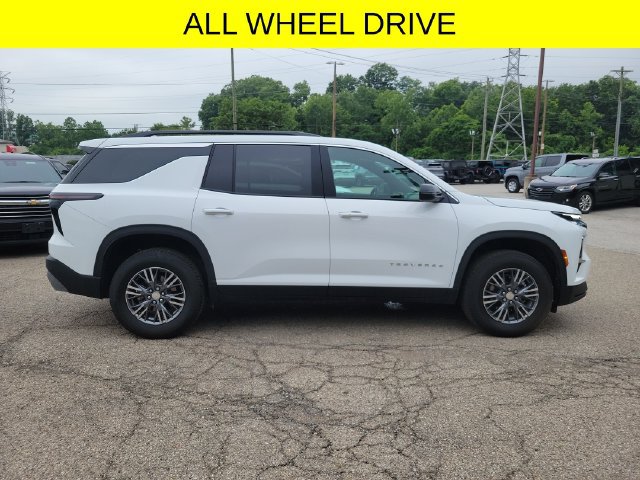 Used 2026 Chevrolet Traverse LT AWD/4WD image 6