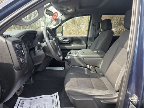 Used 2020 Chevrolet Silverado 2500 Custom w/ Custom Convenience Package image 18