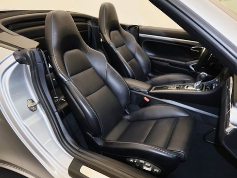 Used 2016 Porsche 911 Turbo image 44