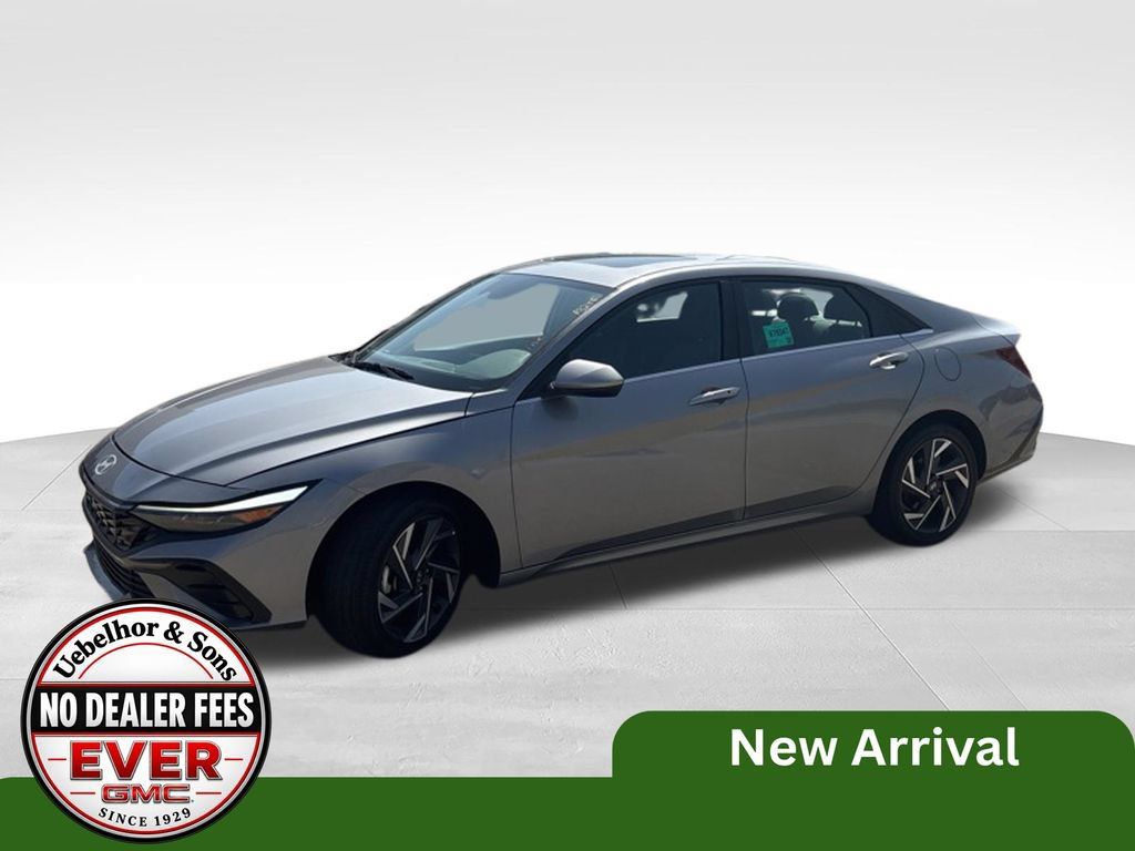 Used 2025 Hyundai Elantra SEL FWD image 13