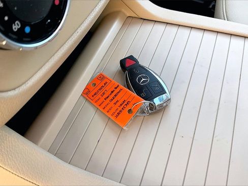 Used 2017 Mercedes-Benz GLE 350 4MATIC image 34