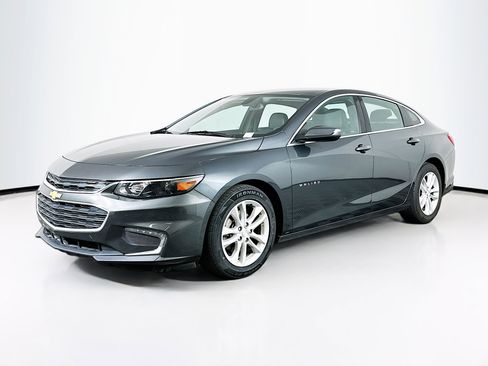 Used 2018 Chevrolet Malibu LT w/ Leather Package image 3