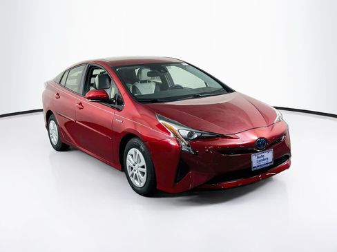 Used 2017 Toyota Prius Four FWD image 3