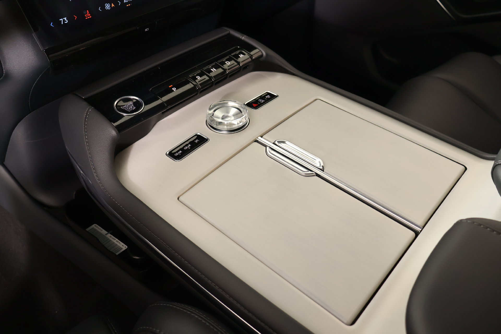 New 2026 Lincoln Navigator Premiere AWD/4WD image 9
