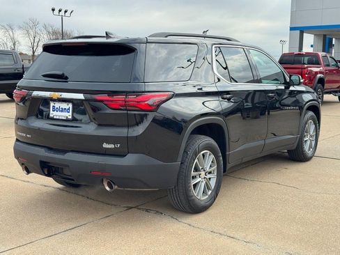Used 2023 Chevrolet Traverse LT image 3