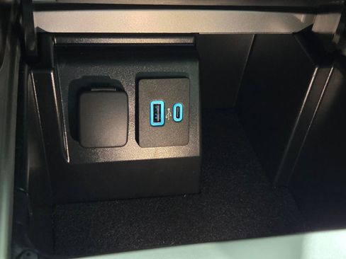 Used 2023 Ford Explorer XLT w/ Equipment Group 202A image 26