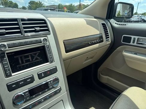 Used 2008 Lincoln MKX AWD image 23