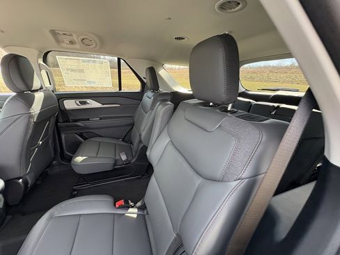 New 2026 Ford Explorer Active w/ Active Comfort Package image 22