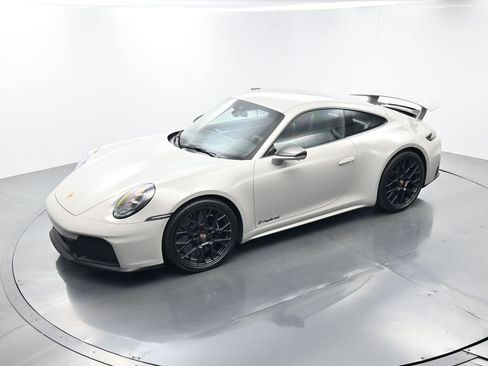 Certified 2025 Porsche 911 Carrera GTS image 37
