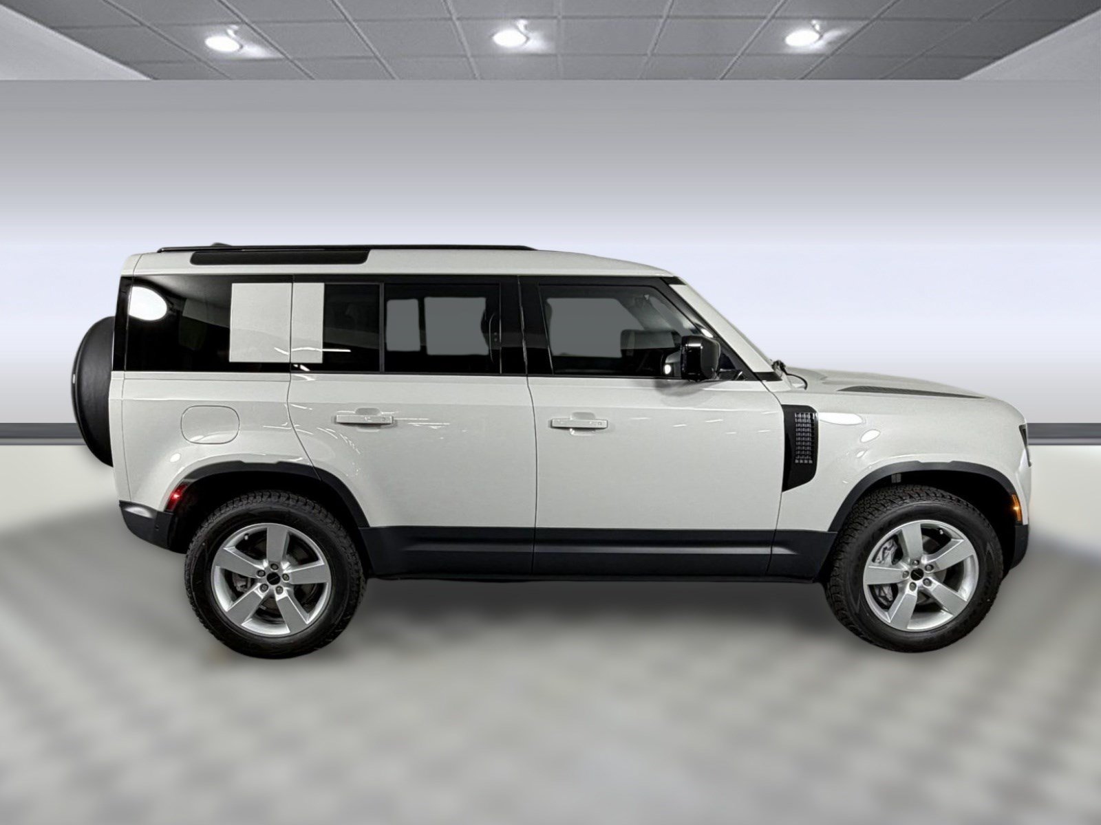 Used 2026 Land Rover Defender 110 S AWD/4WD image 4