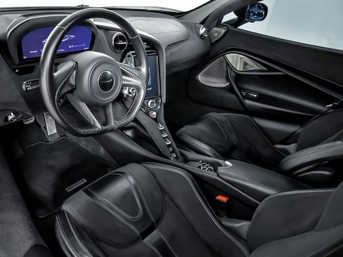 Used 2018 McLaren 720S image 23