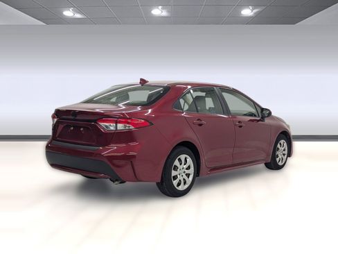 Used 2022 Toyota Corolla LE image 7
