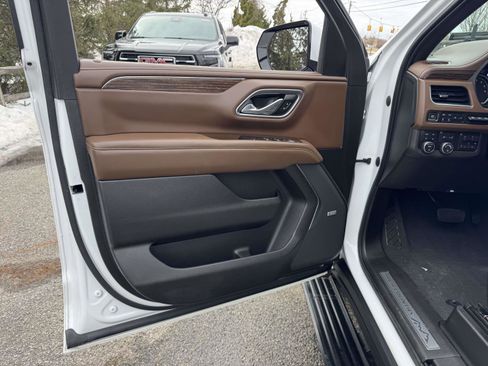 Used 2021 Chevrolet Tahoe High Country image 15