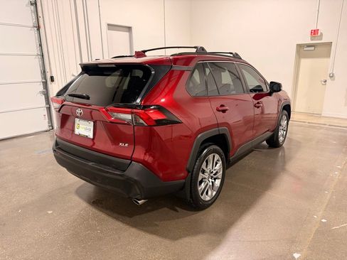 Used 2023 Toyota RAV4 XLE Premium image 5