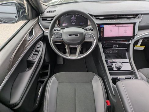 New 2026 Jeep Grand Cherokee Altitude AWD/4WD image 15