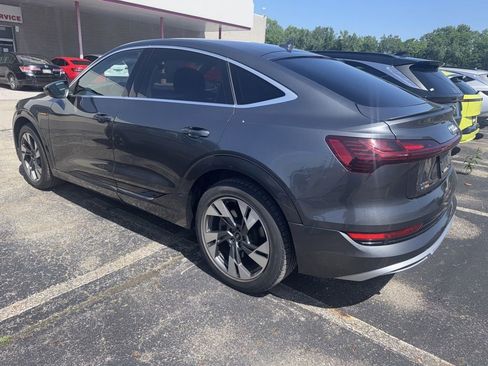 Used 2021 Audi e-tron Premium AWD/4WD image 2