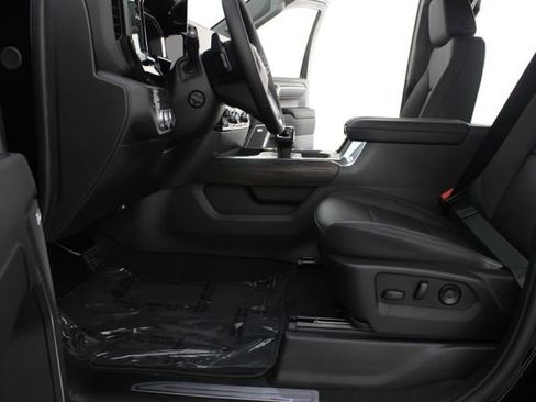 New 2026 GMC Sierra 1500 SLT image 18