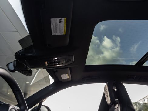 New 2025 Porsche Macan 4S Electric image 25