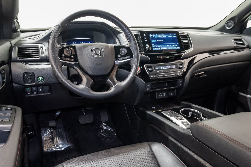 Used 2024 Honda Passport Black Edition image 9