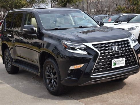 Used 2023 Lexus GX 460 Premium w/ Premium Package image 4