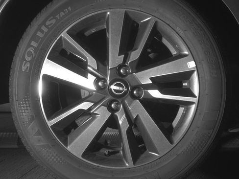 Used 2025 Nissan Versa SV FWD image 15
