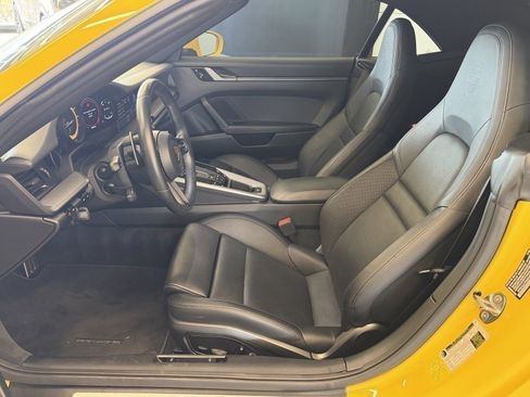 Used 2021 Porsche 911 Carrera image 7