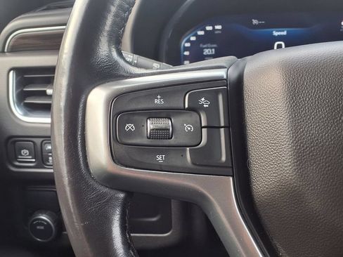 Used 2022 Chevrolet Suburban LT RWD image 14