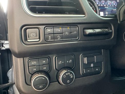 Used 2021 Chevrolet Suburban High Country AWD/4WD image 18