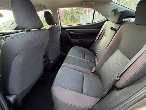 Used 2018 Toyota Corolla LE image 15