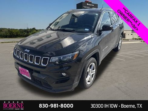 Used 2024 Jeep Compass Latitude AWD/4WD image 4