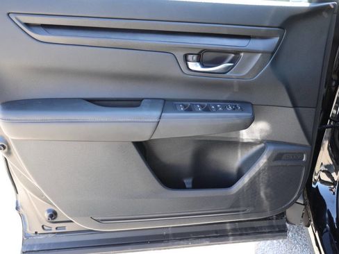 Used 2025 Honda CR-V LX image 12