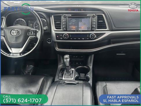 Used 2017 Toyota Highlander Limited Platinum image 16