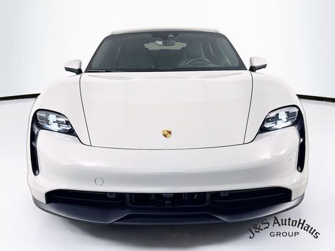 Used 2021 Porsche Taycan image 2