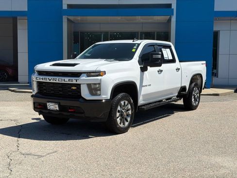 Certified 2022 Chevrolet Silverado 2500 Custom w/ Custom Value Package AWD/4WD image 2