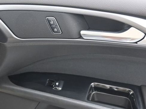 Used 2016 Ford Fusion SE FWD image 27